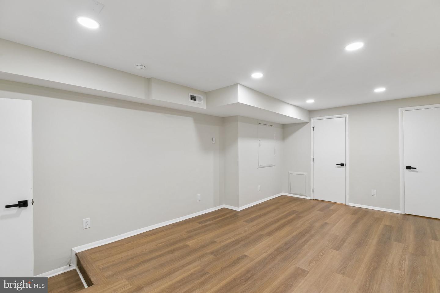 17 Jefferson St #a Property Photo 30