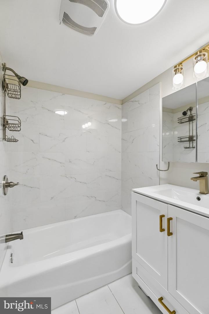 17 Jefferson St #a Property Photo 33
