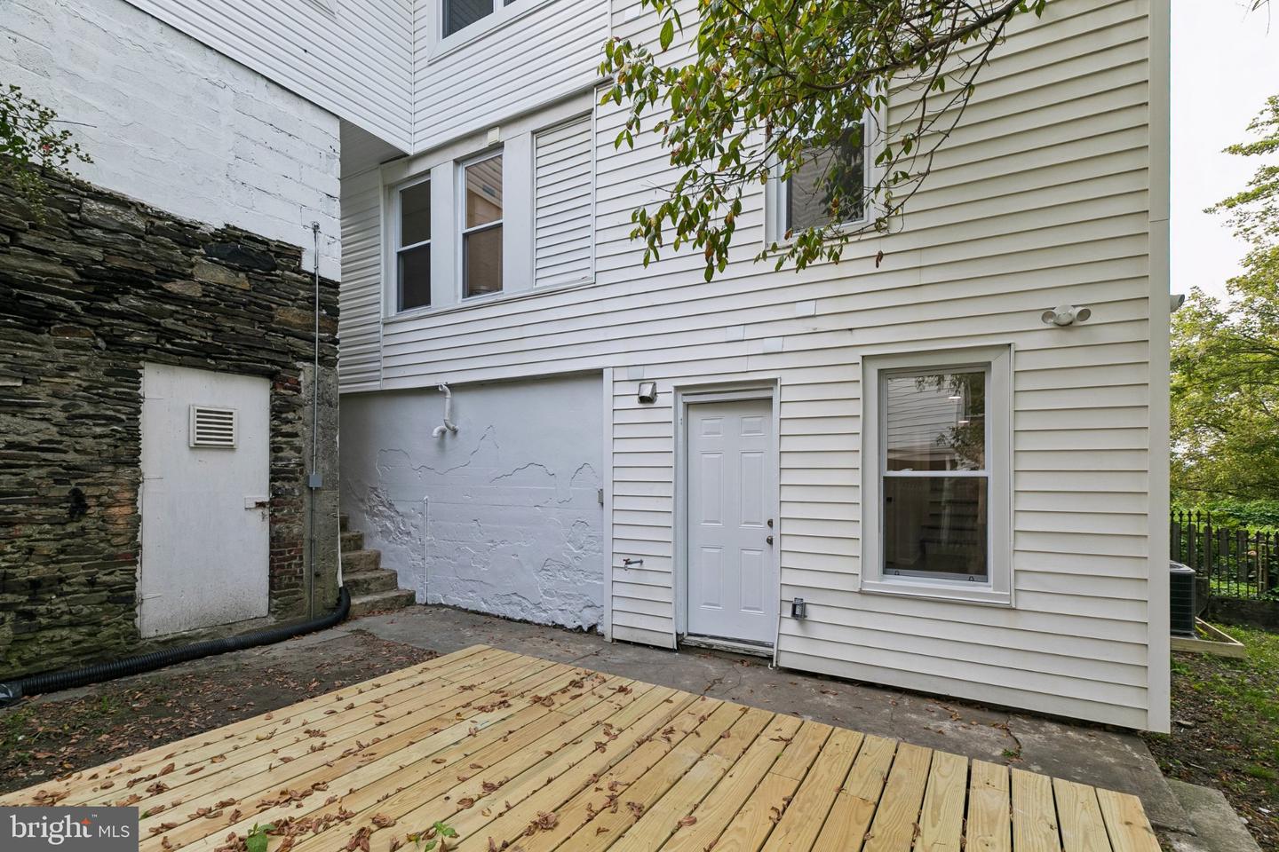 17 Jefferson St #a Property Photo 35