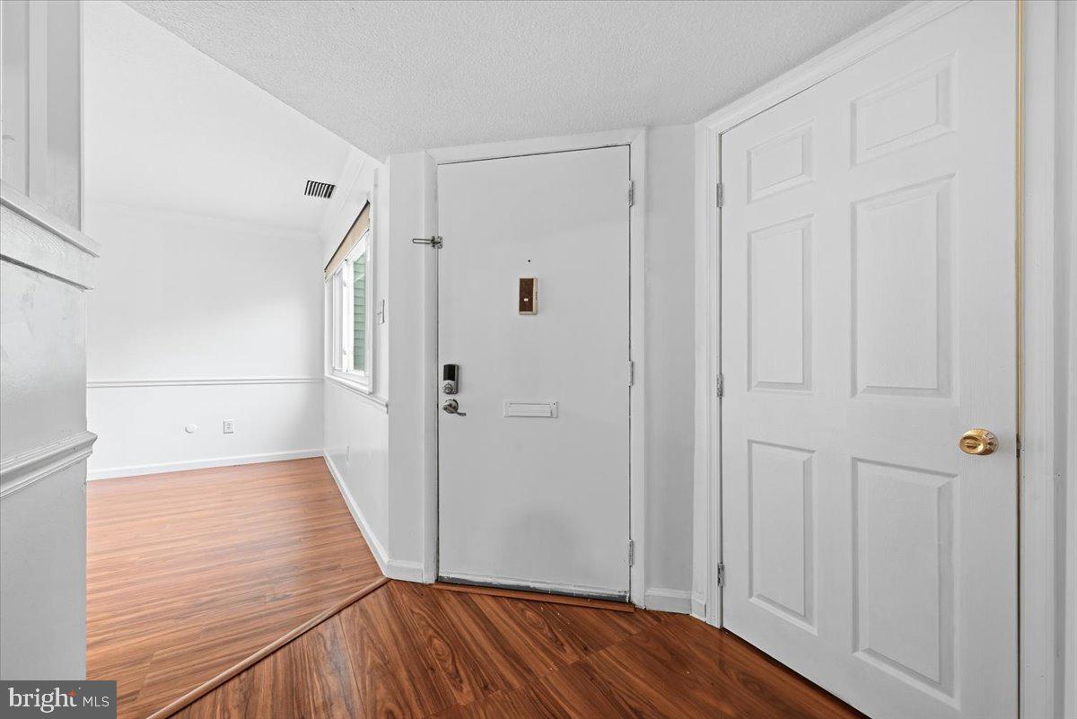 504 Freedom Cir #319 Property Photo 5