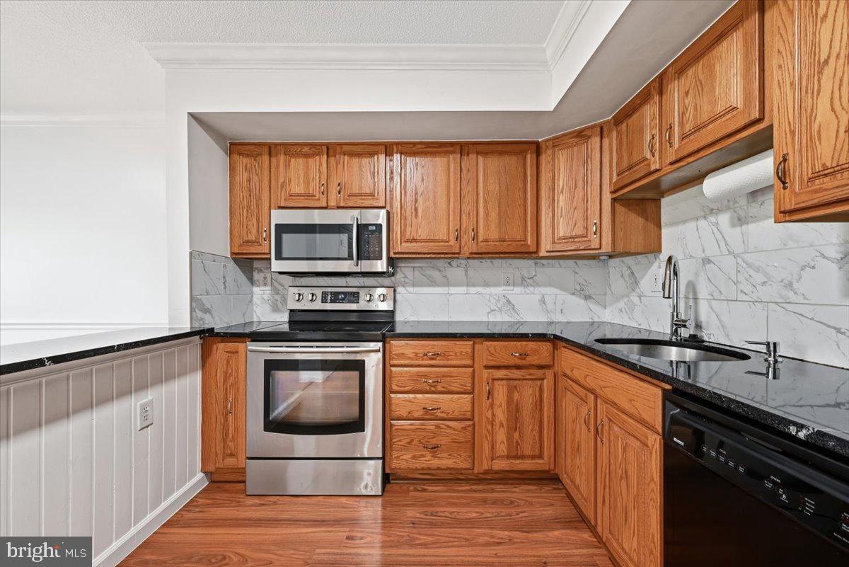 504 Freedom Cir #319 Property Photo 16