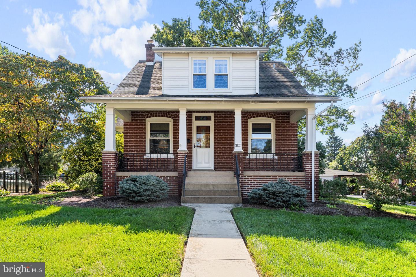 302 W Chestnut St # Property Photo 1