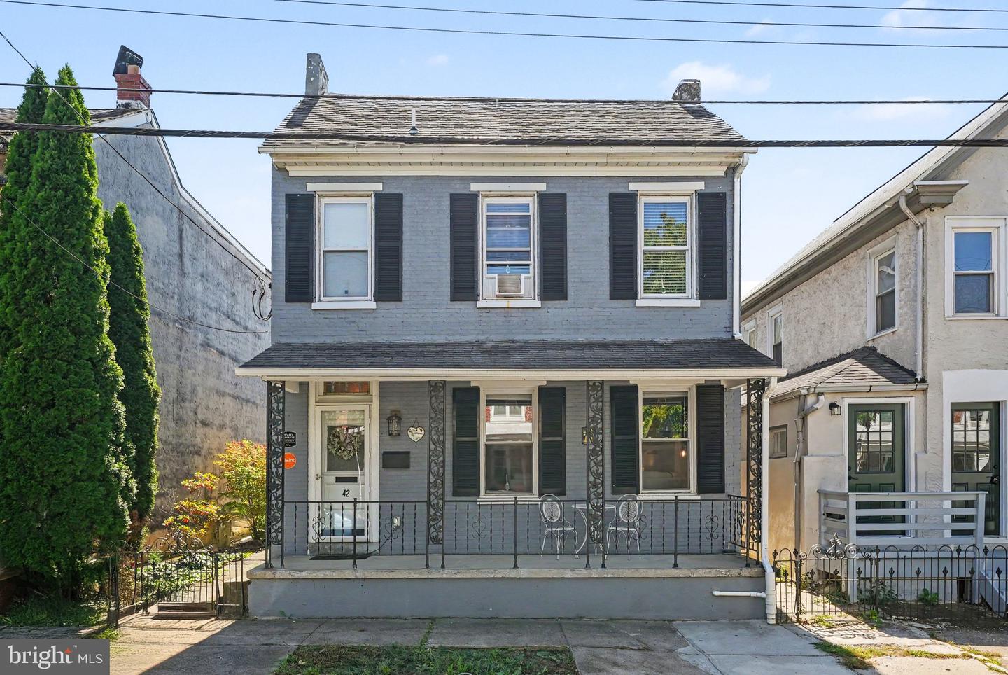 42 Chestnut St Property Photo 2