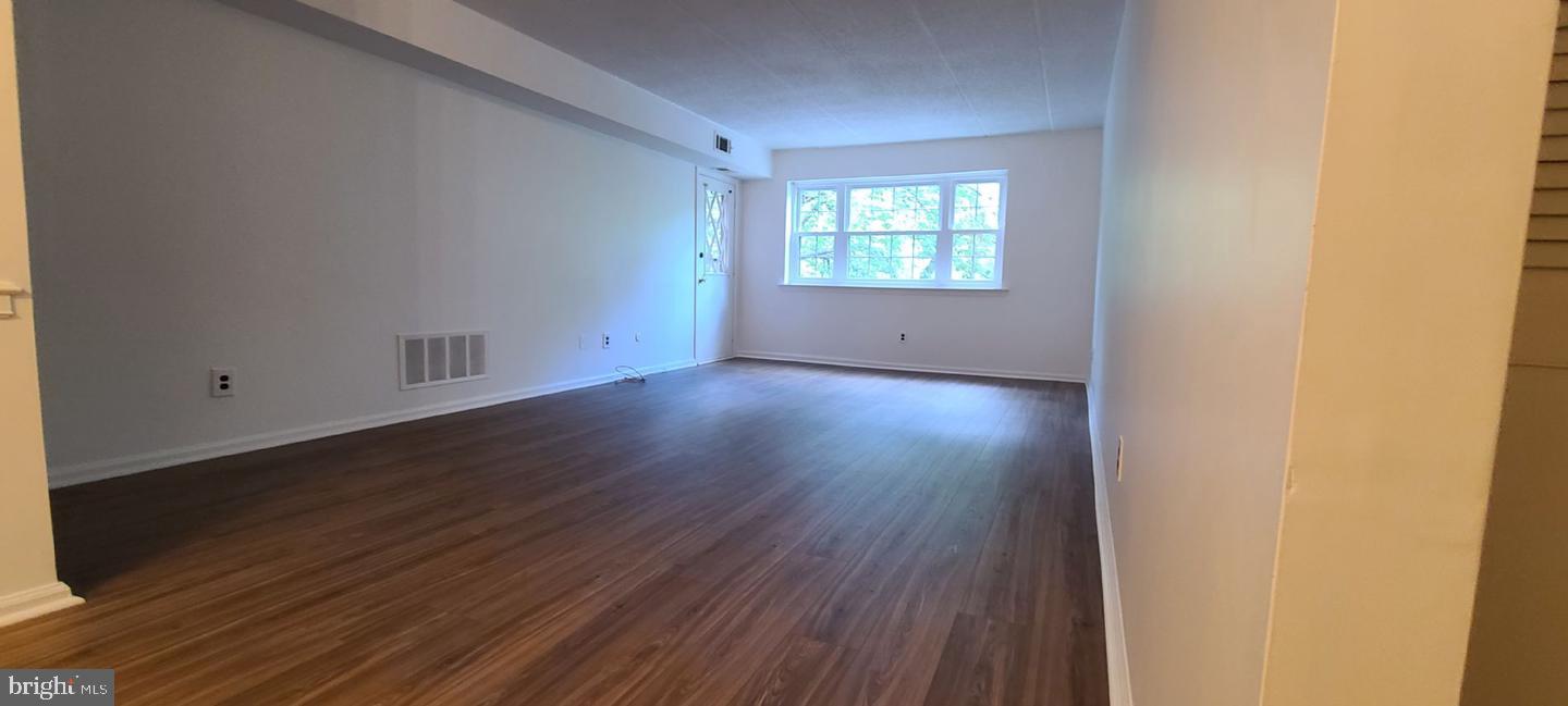 178 Woodstream #building 5 Property Photo 3