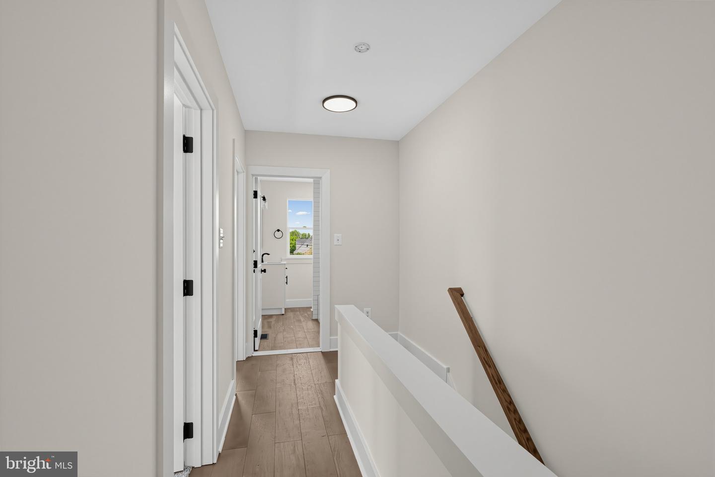 341 W 11th Ave Property Photo 14