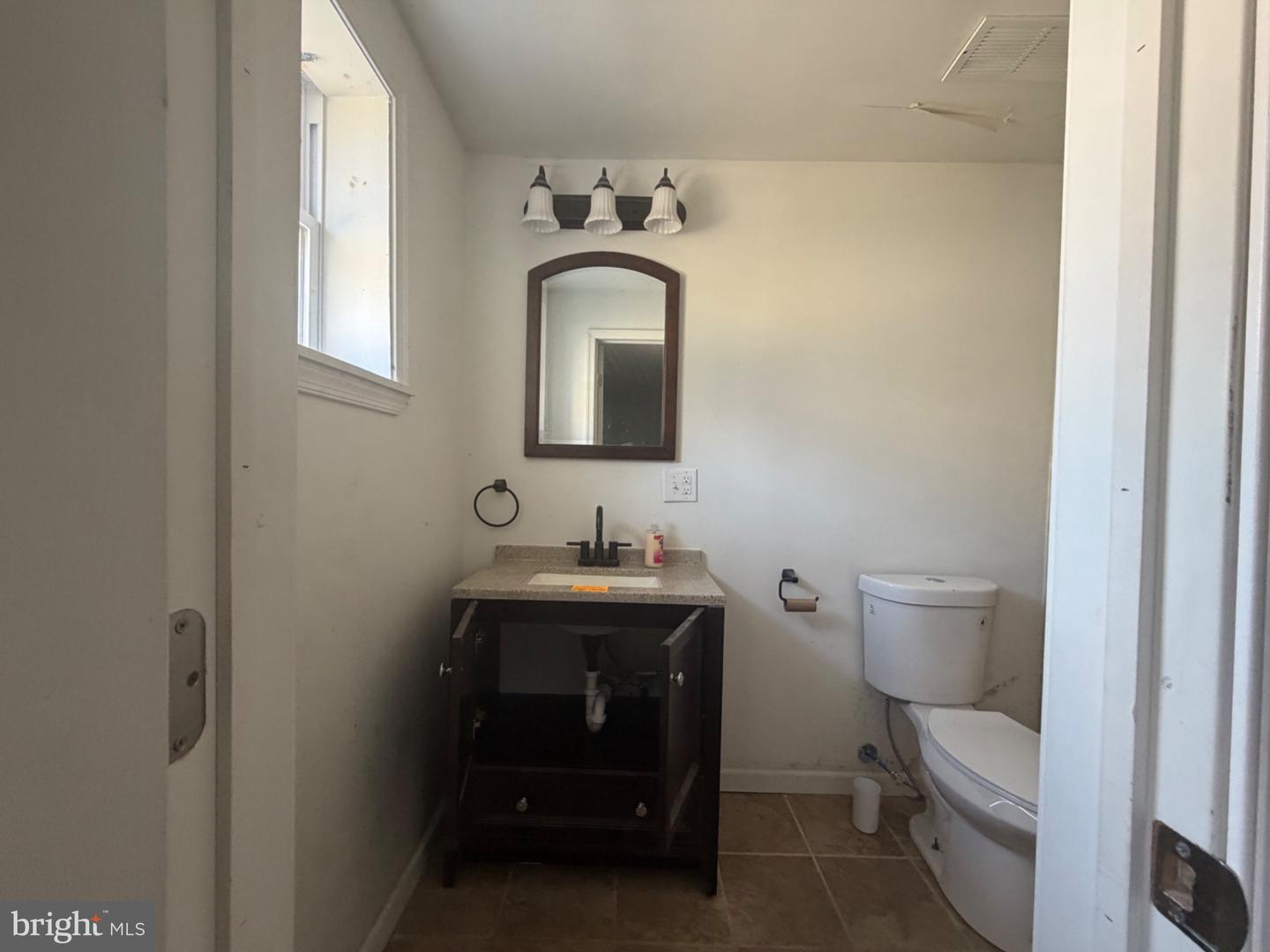 1057 South St #rear Property Photo 6