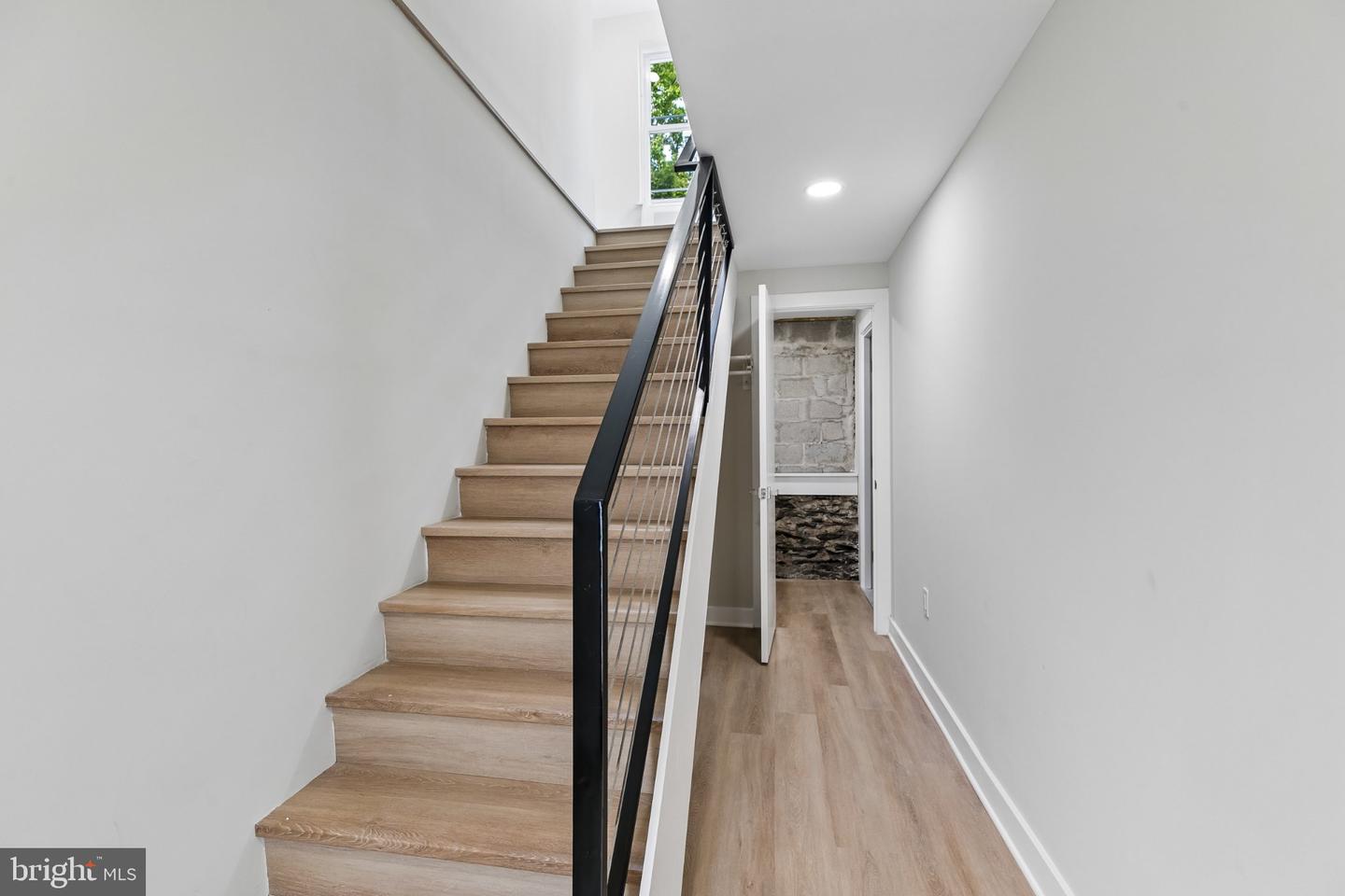 17 Jefferson St #b Property Photo 14