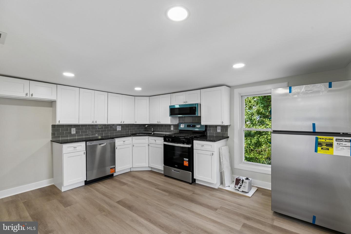 17 Jefferson St #b Property Photo 16