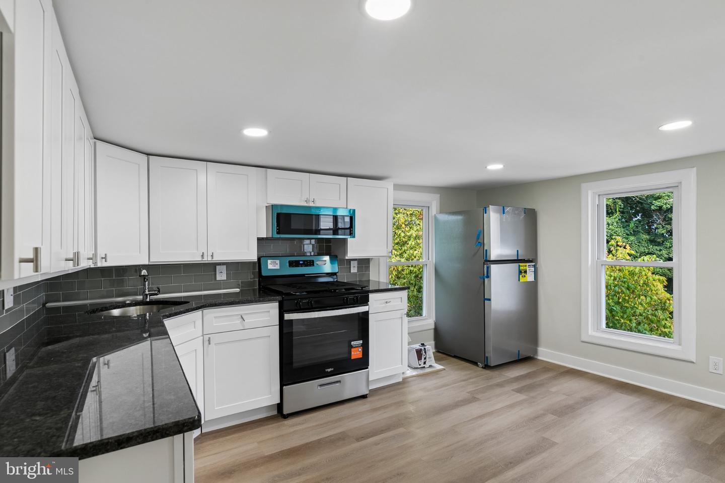 17 Jefferson St #b Property Photo 17