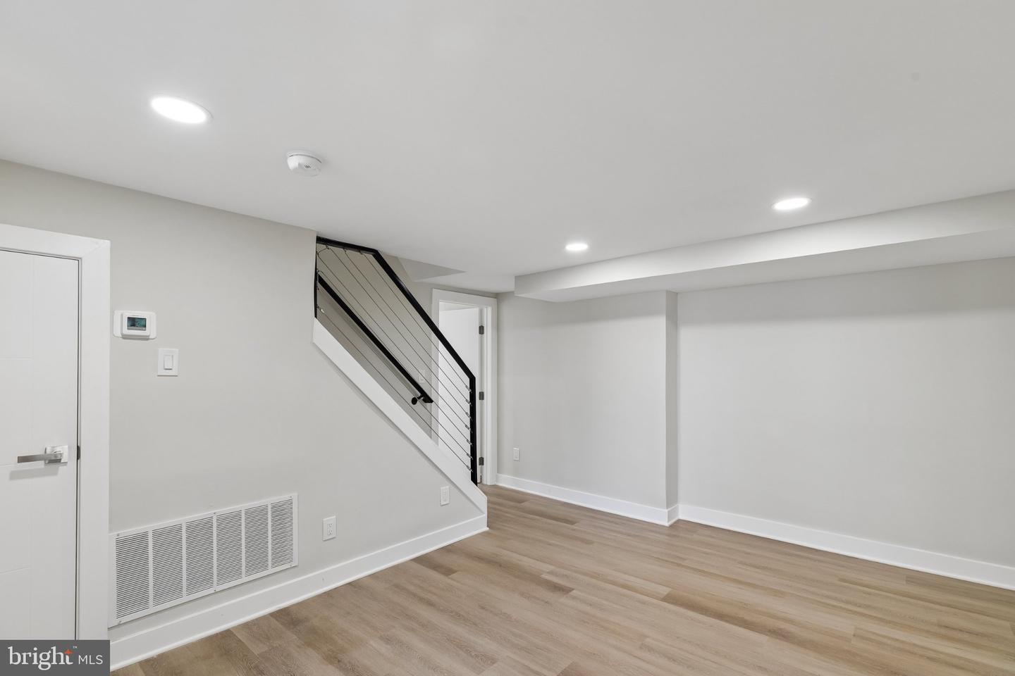17 Jefferson St #b Property Photo 20