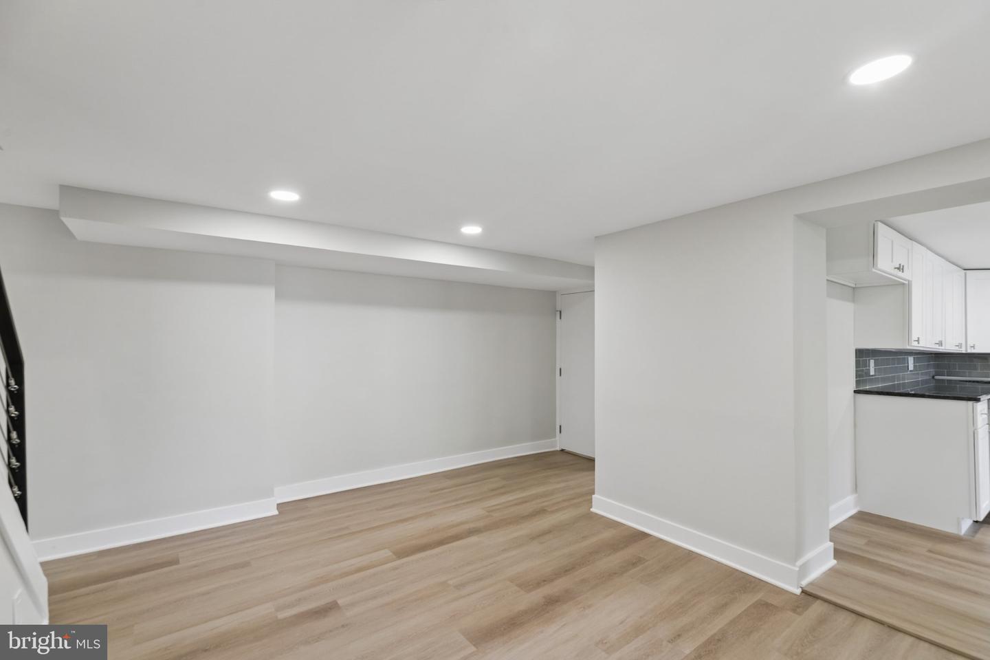 17 Jefferson St #b Property Photo 21