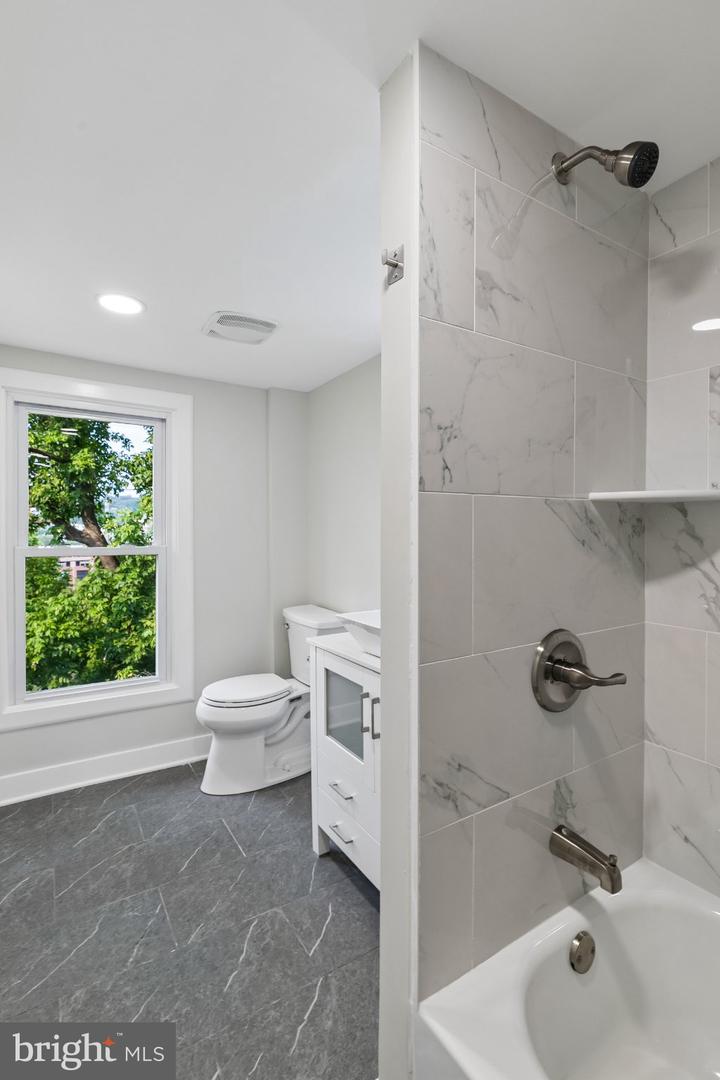 17 Jefferson St #b Property Photo 24