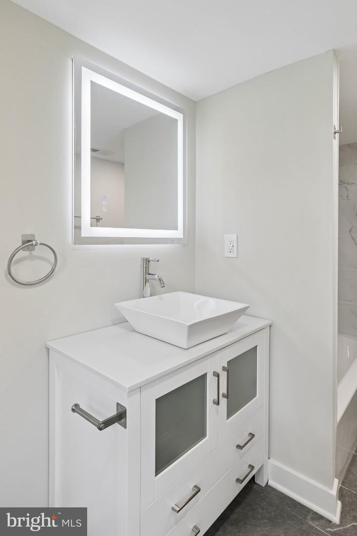 17 Jefferson St #b Property Photo 25