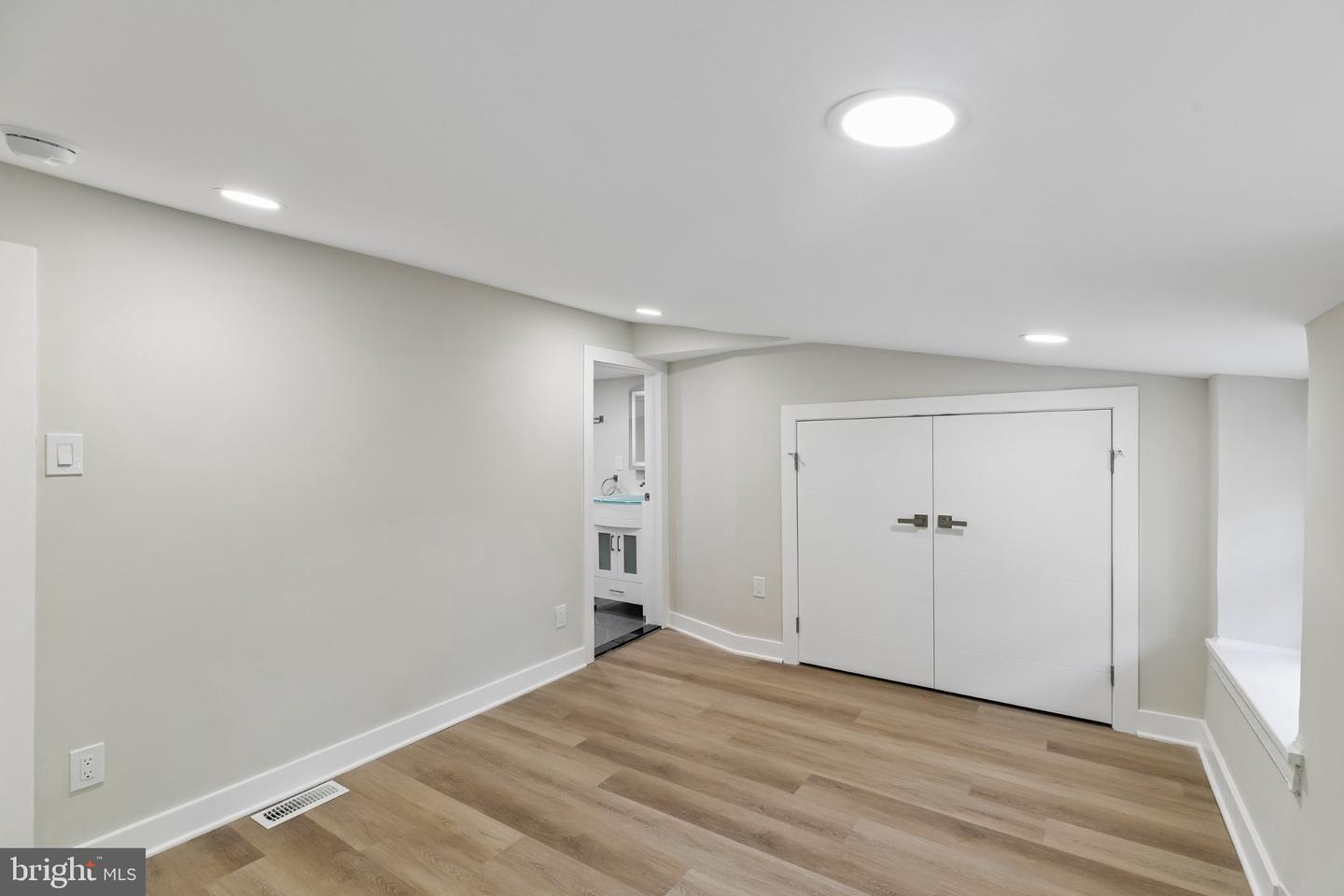 17 Jefferson St #b Property Photo 35