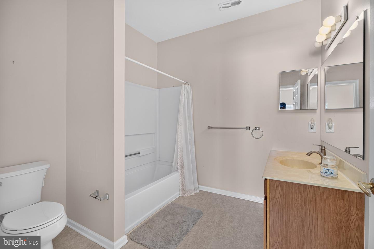 26 Stuart Dr #26 Property Photo 17