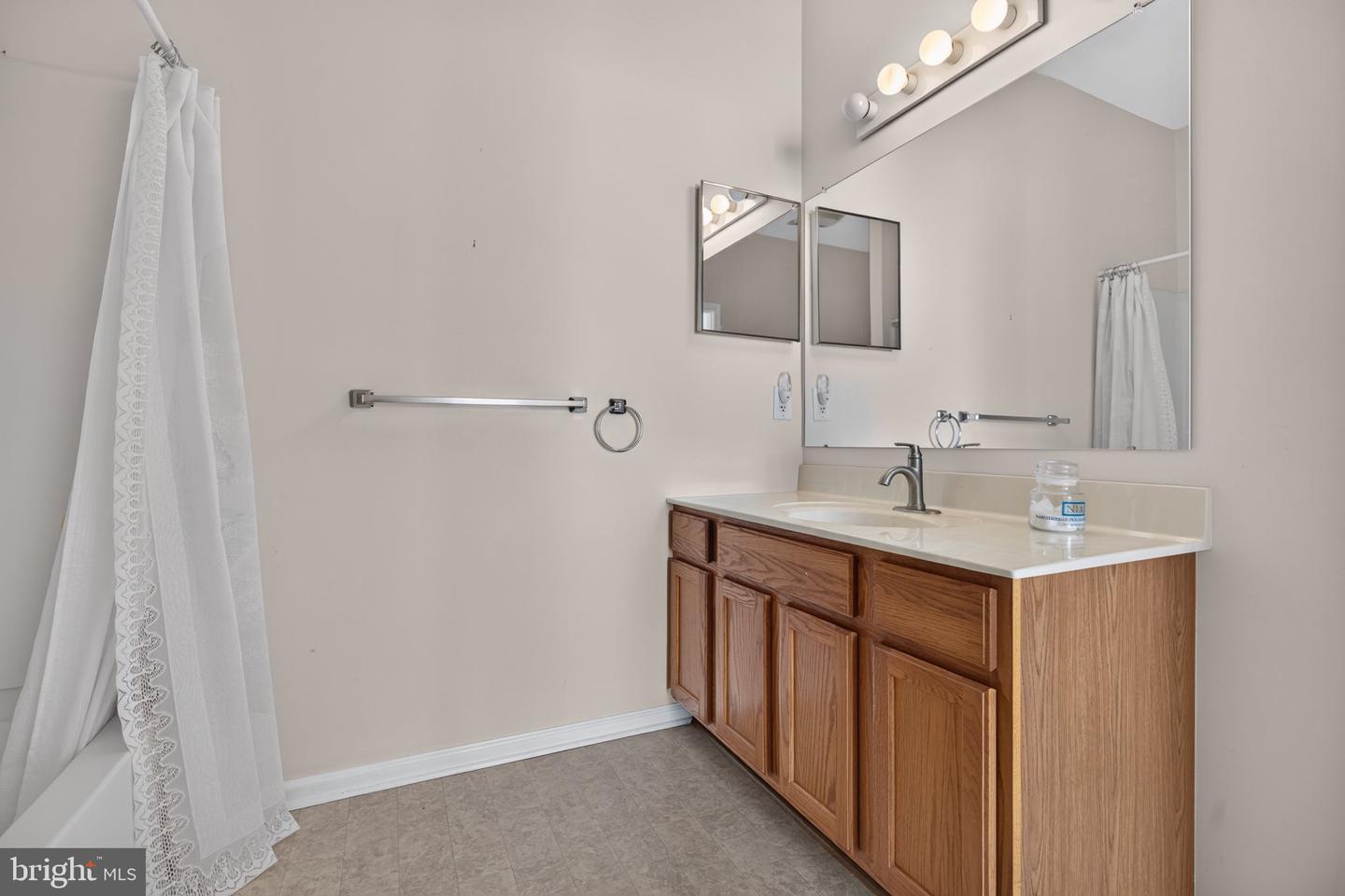 26 Stuart Dr #26 Property Photo 18