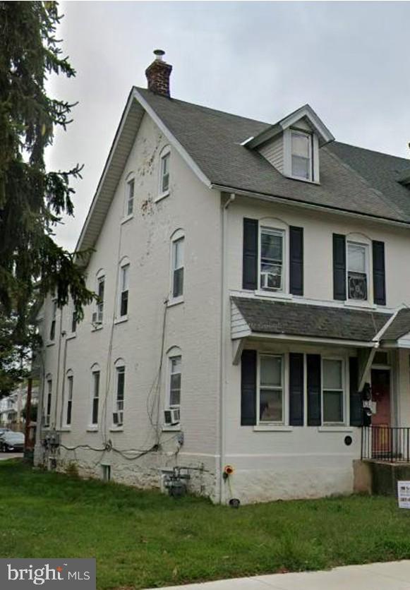 233 E Main St Property Photo 1