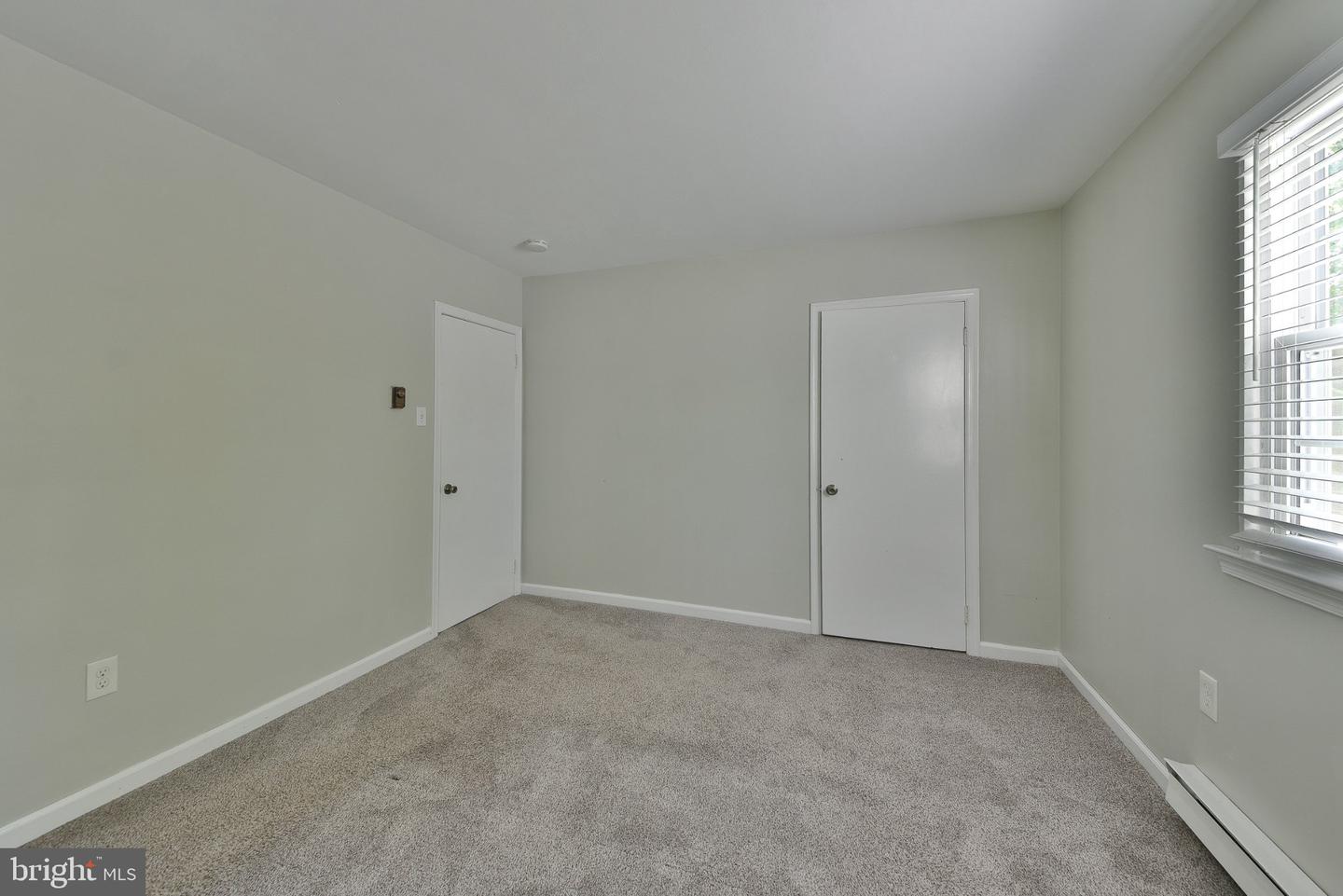 576 Meadowbrook Ave # Property Photo 12