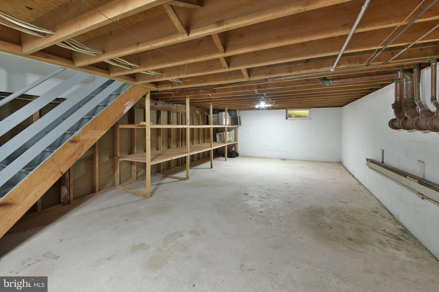 576 Meadowbrook Ave # Property Photo 14