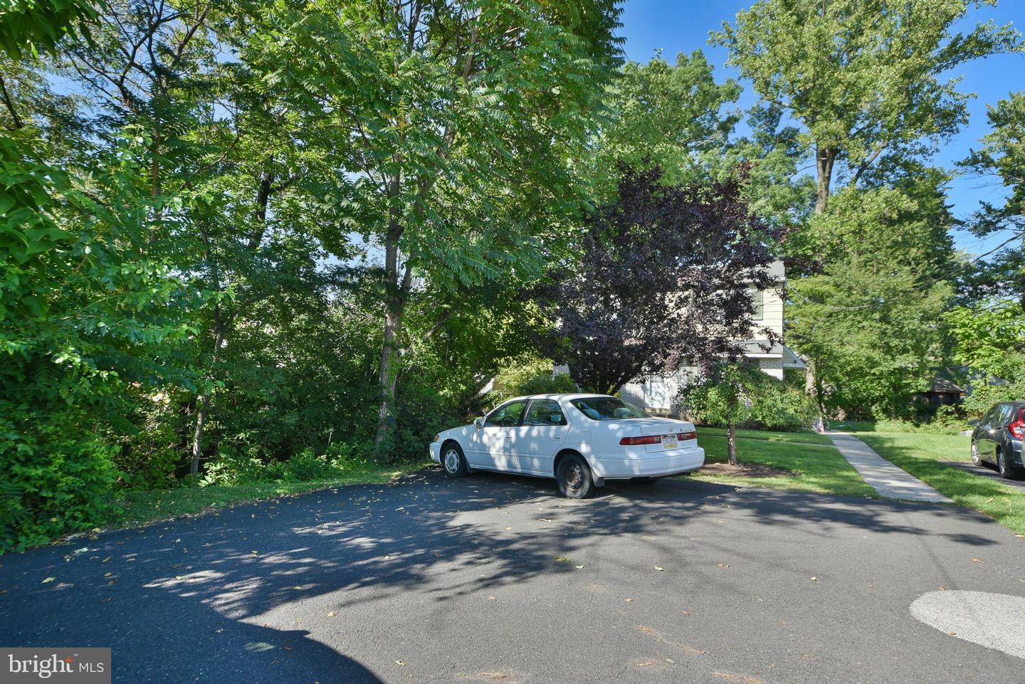 576 Meadowbrook Ave # Property Photo 18