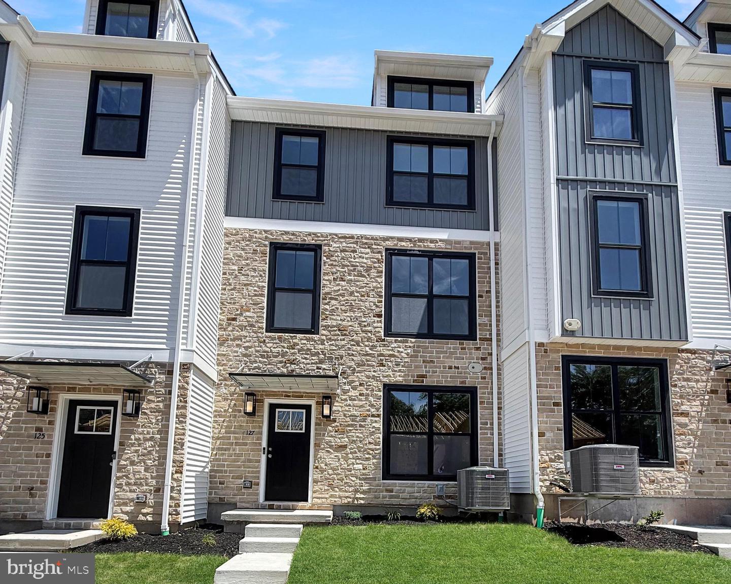 127 COBBLESTONE DR #4-26