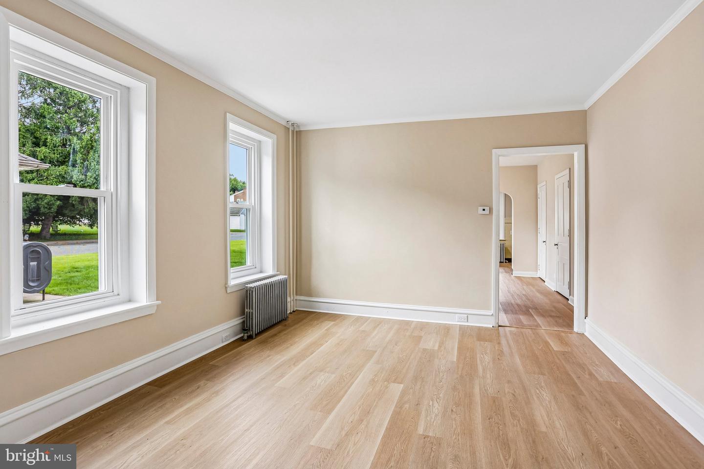 427 W Race St Property Photo 13