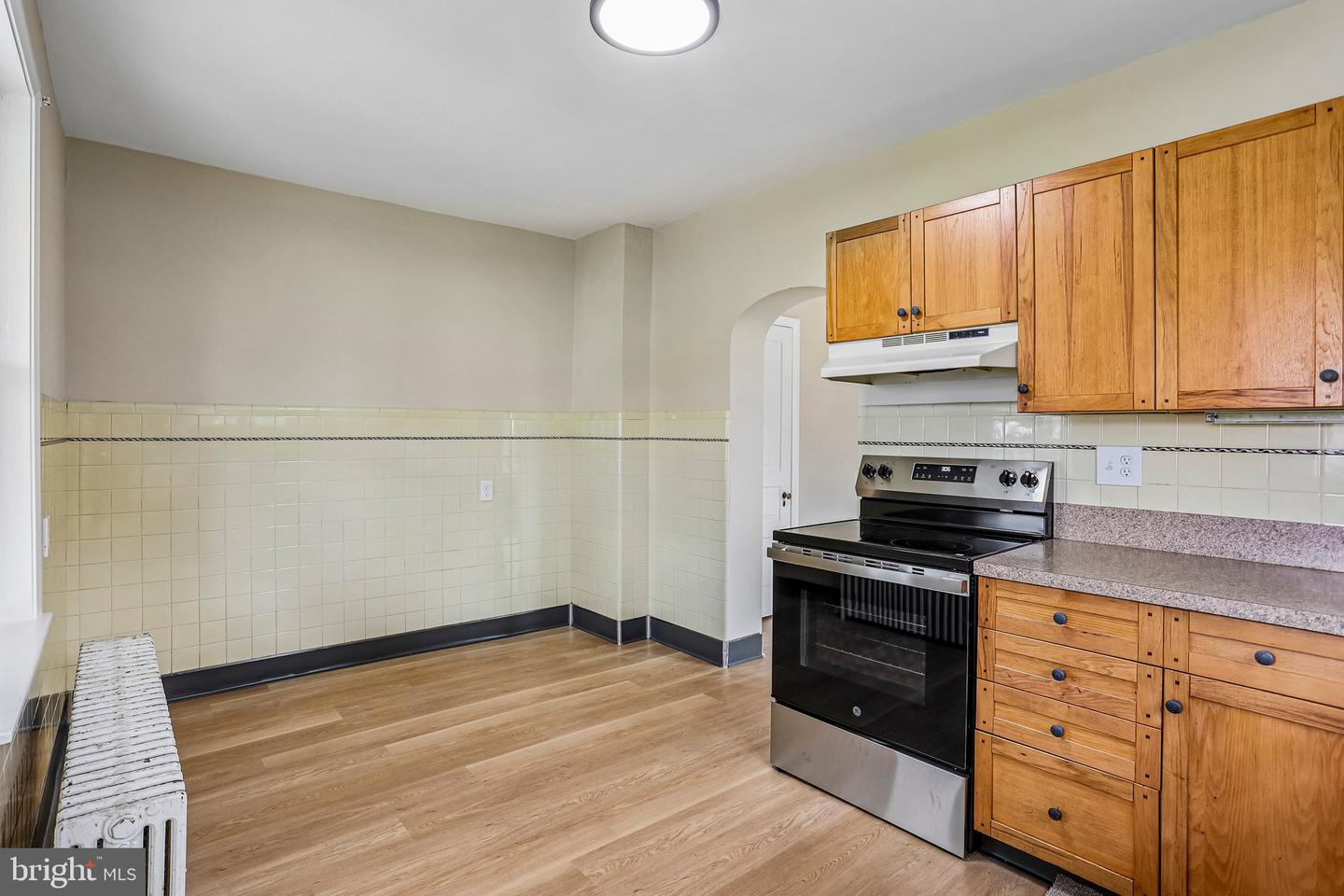 427 W Race St Property Photo 20