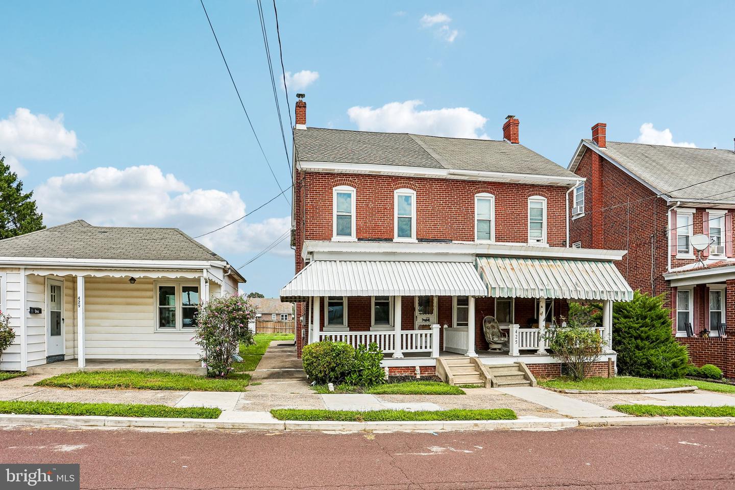 427 W Race St Property Photo 58