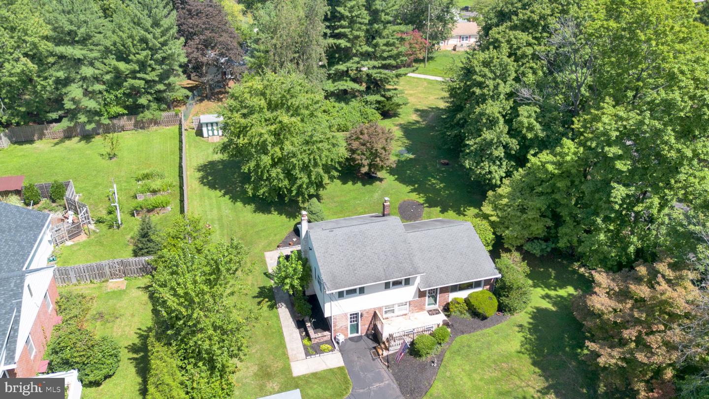 1042 Davis Grove Rd Property Photo 4