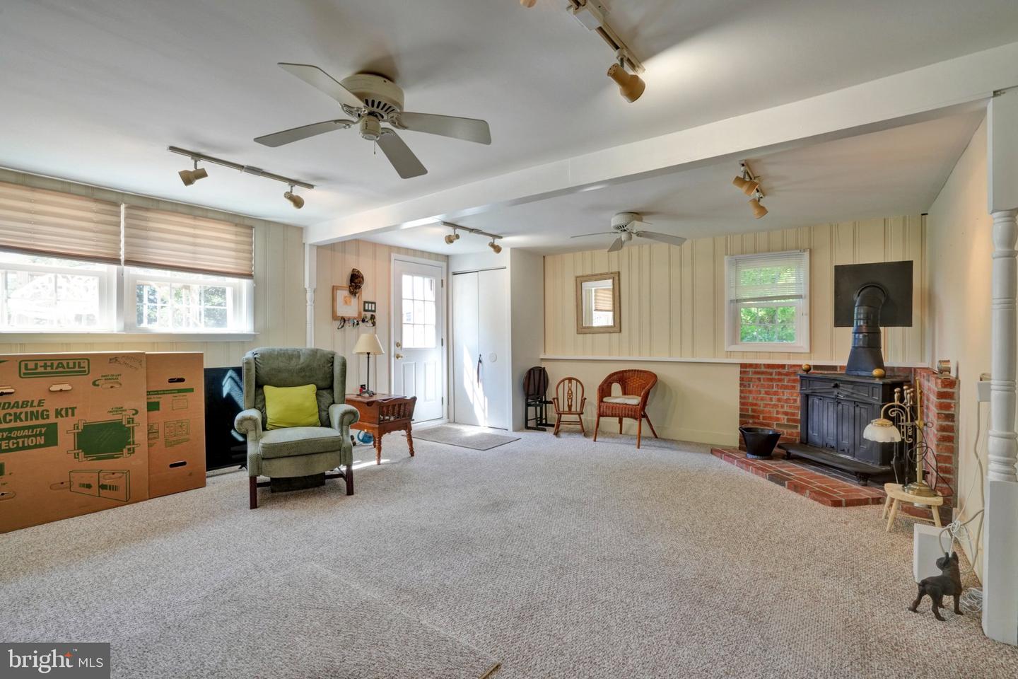 1042 Davis Grove Rd Property Photo 8