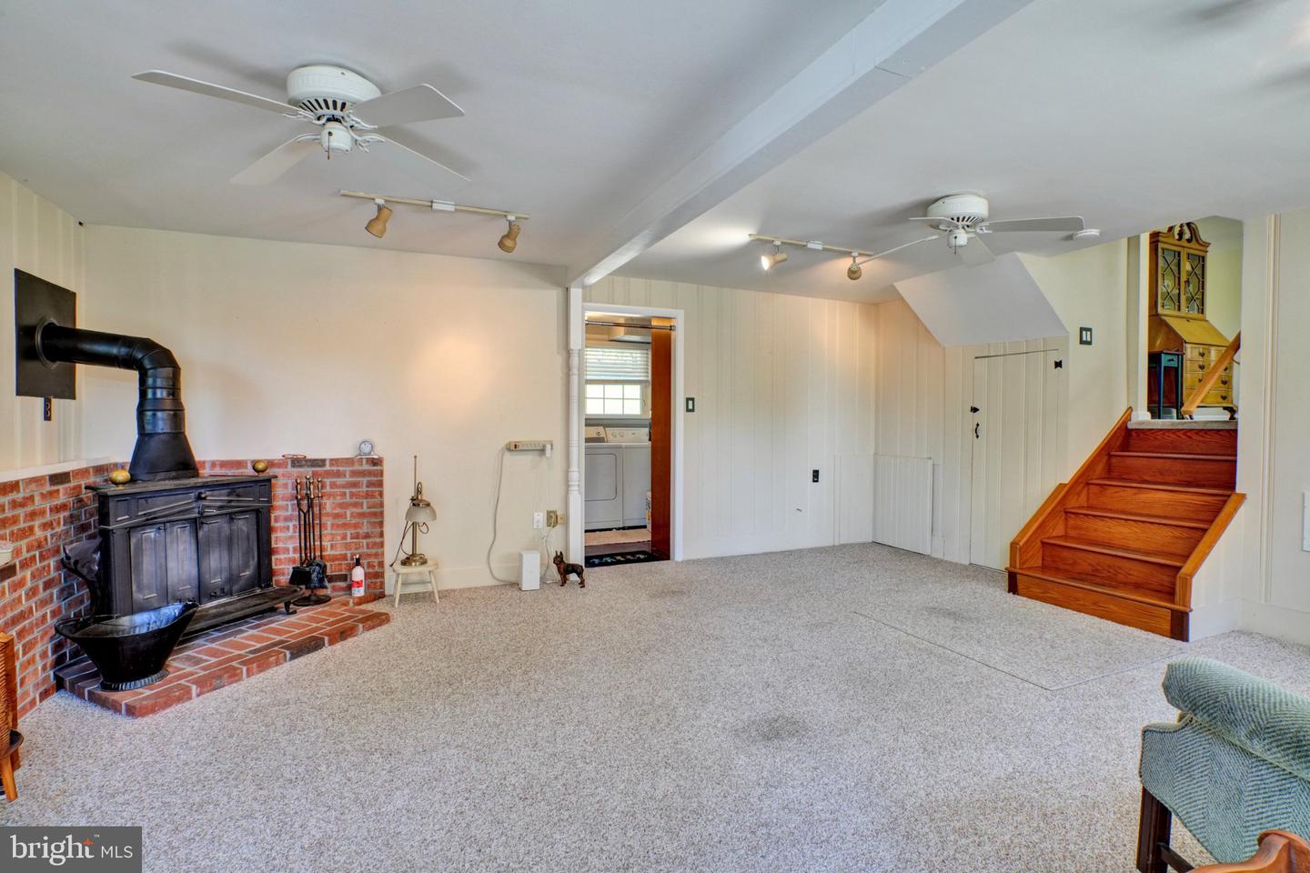 1042 Davis Grove Rd Property Photo 9