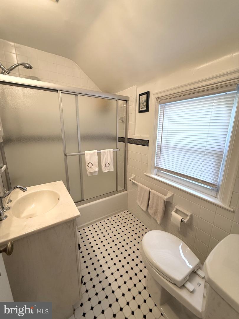 1013 Wellington Rd Property Photo 32