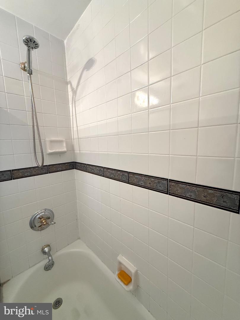 1013 Wellington Rd Property Photo 33