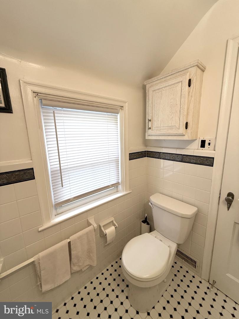 1013 Wellington Rd Property Photo 34