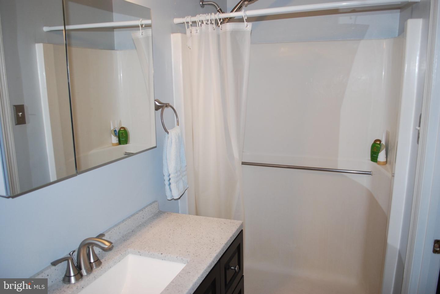 290 Lawndale Ave Property Photo 12
