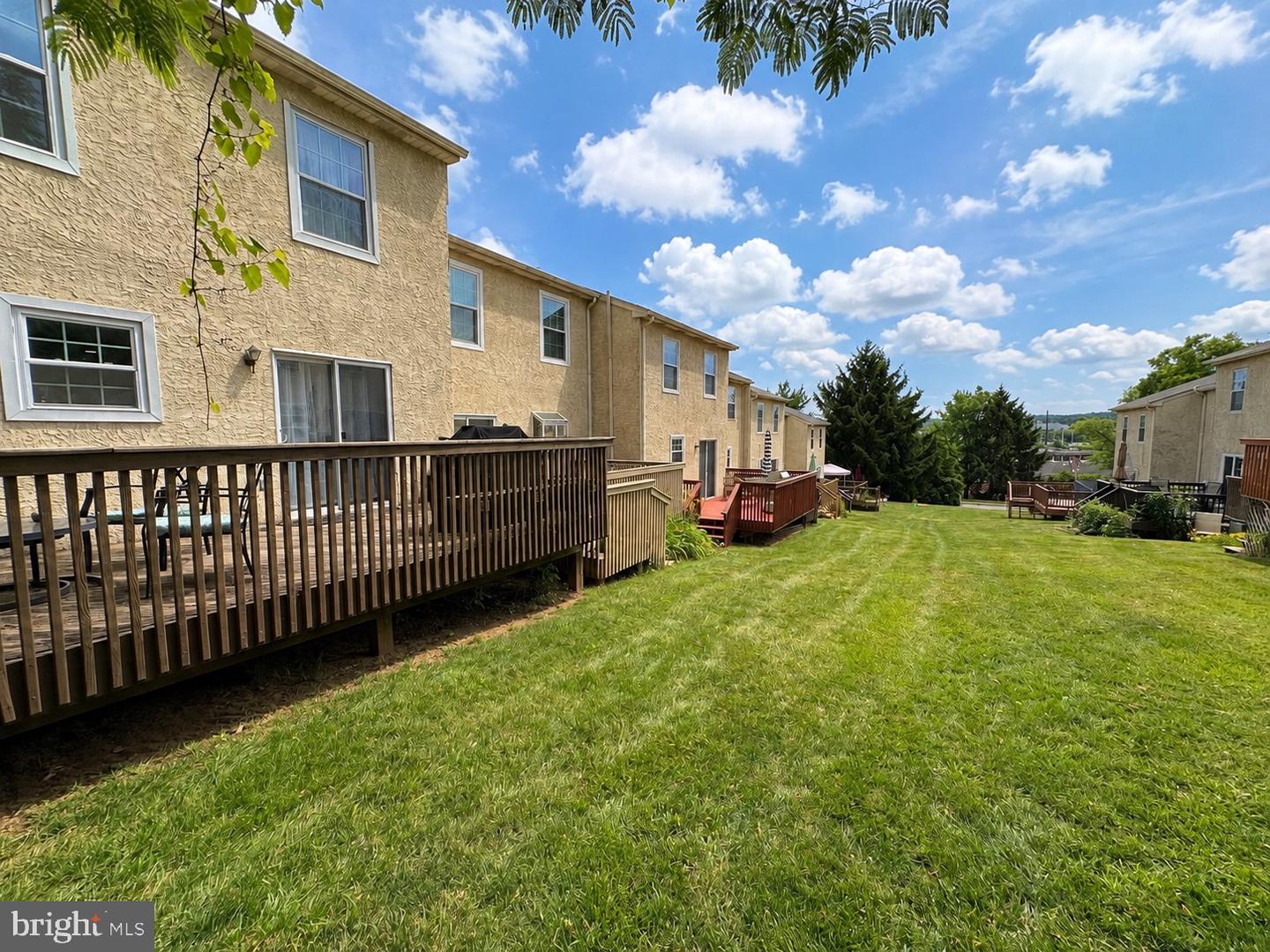 618 Coates Ln Property Photo 12