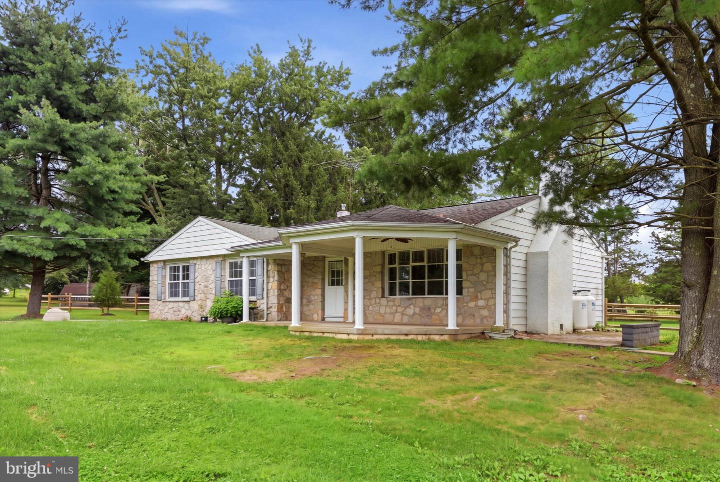 2850 Thompson Rd Property Photo 1