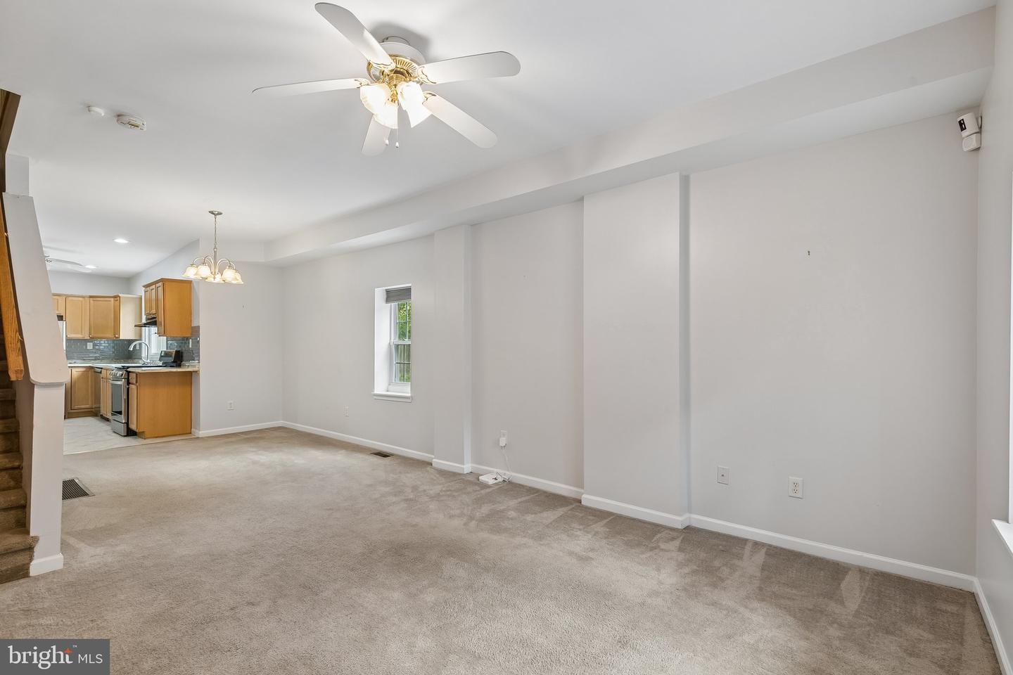 917 Jackson St Property Photo 3