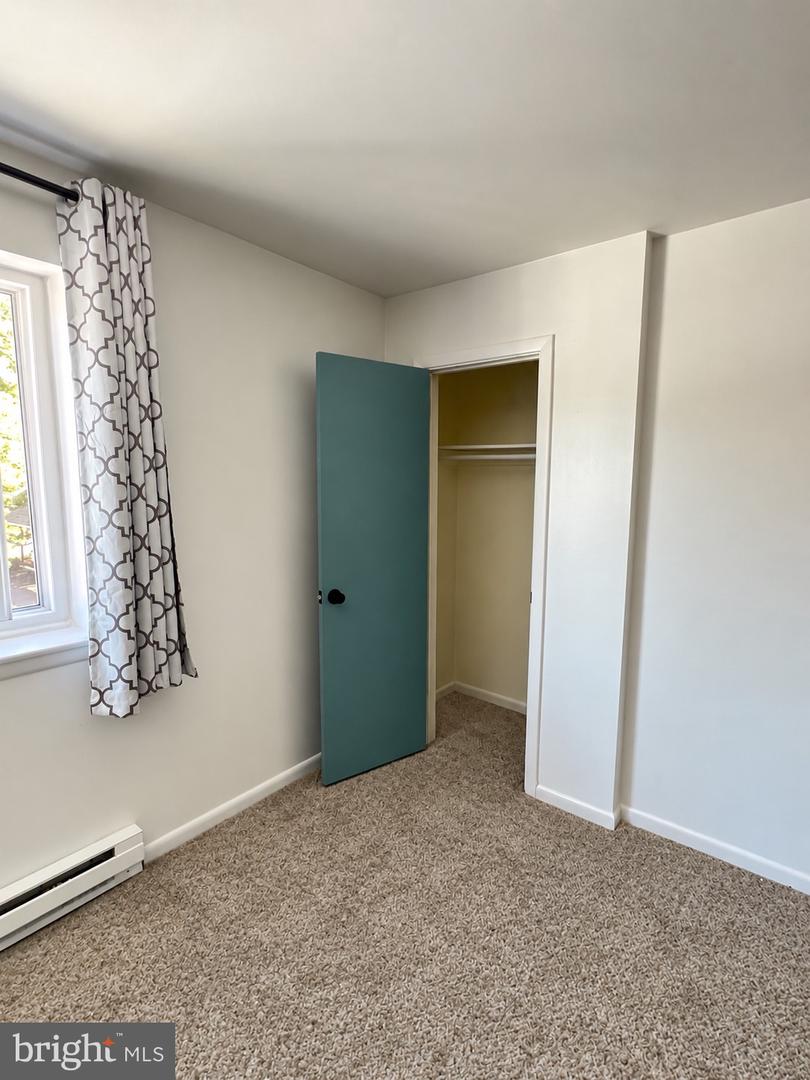 447 N Pine St #d-4 Property Photo 4