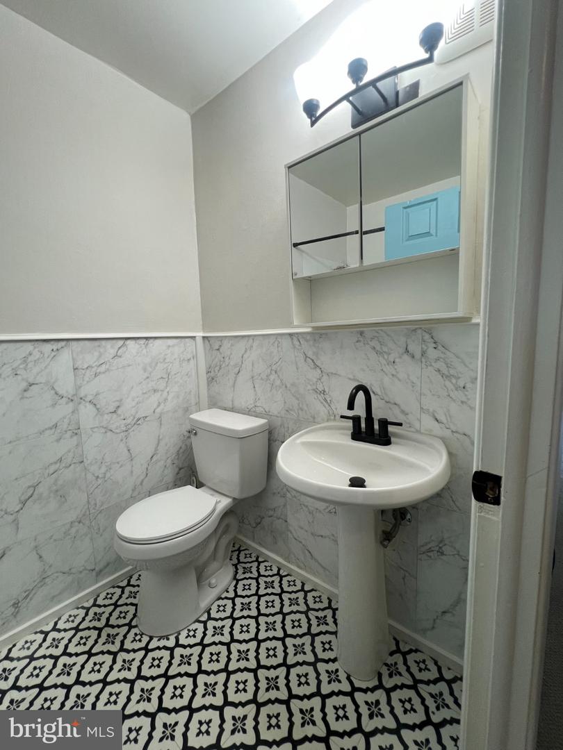 447 N Pine St #d-4 Property Photo 13