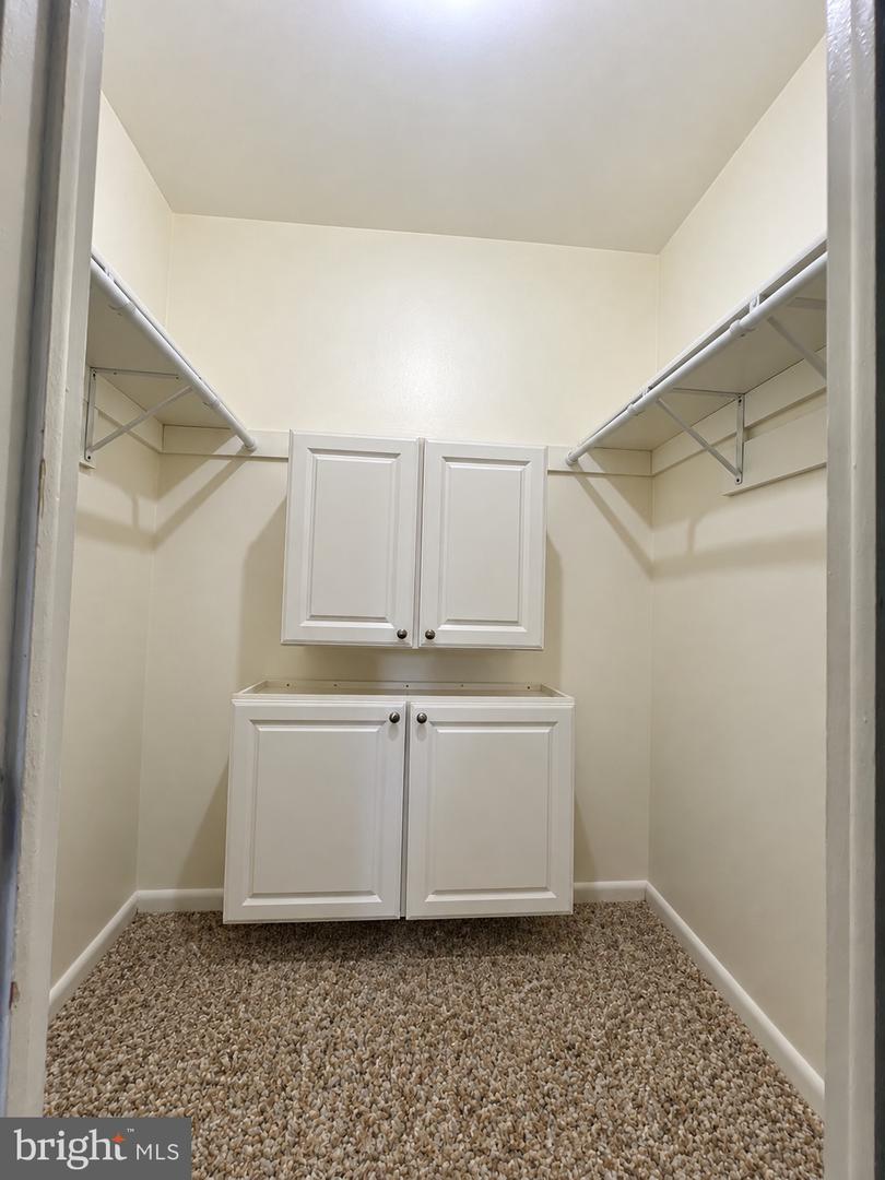 447 N Pine St #d-4 Property Photo 18