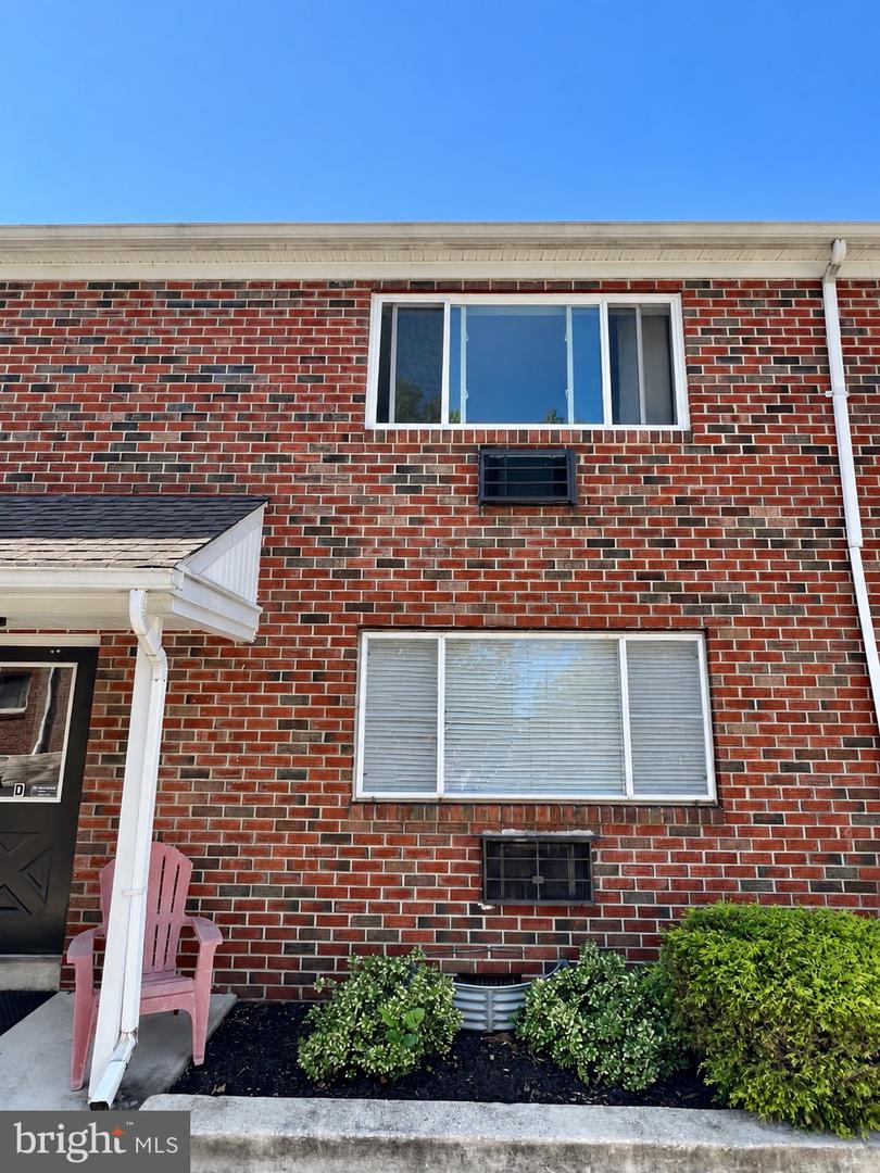 447 N Pine St #d-4 Property Photo 24