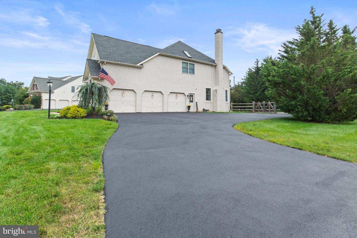 1108 Kingsley Hall Dr Property Photo 12