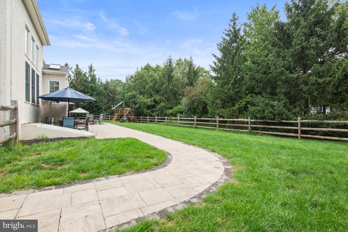 1108 Kingsley Hall Dr Property Photo 13