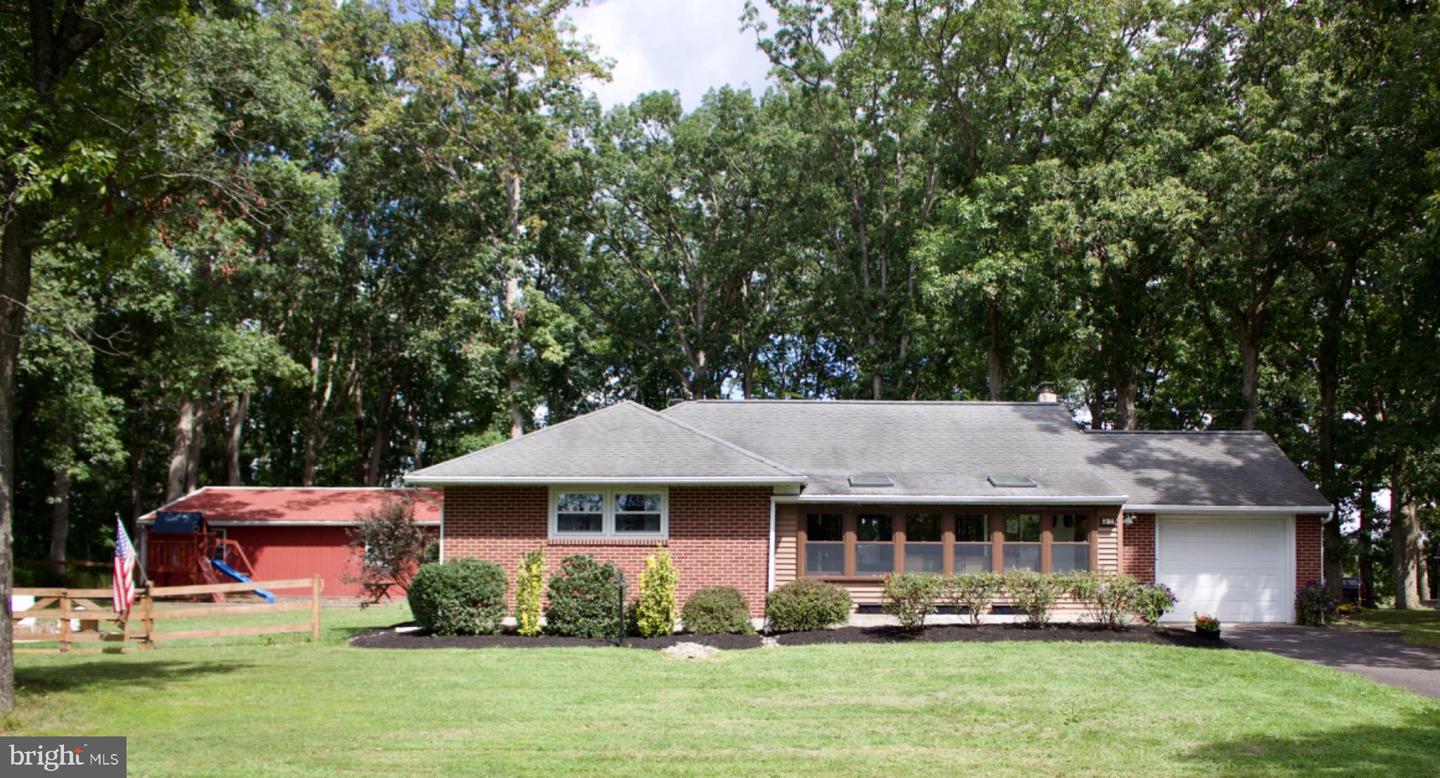 37 Little Rd Property Photo 1