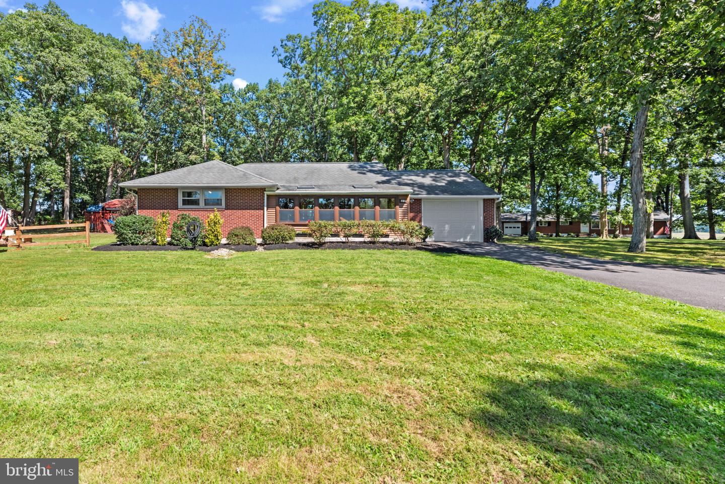 37 LITTLE RD