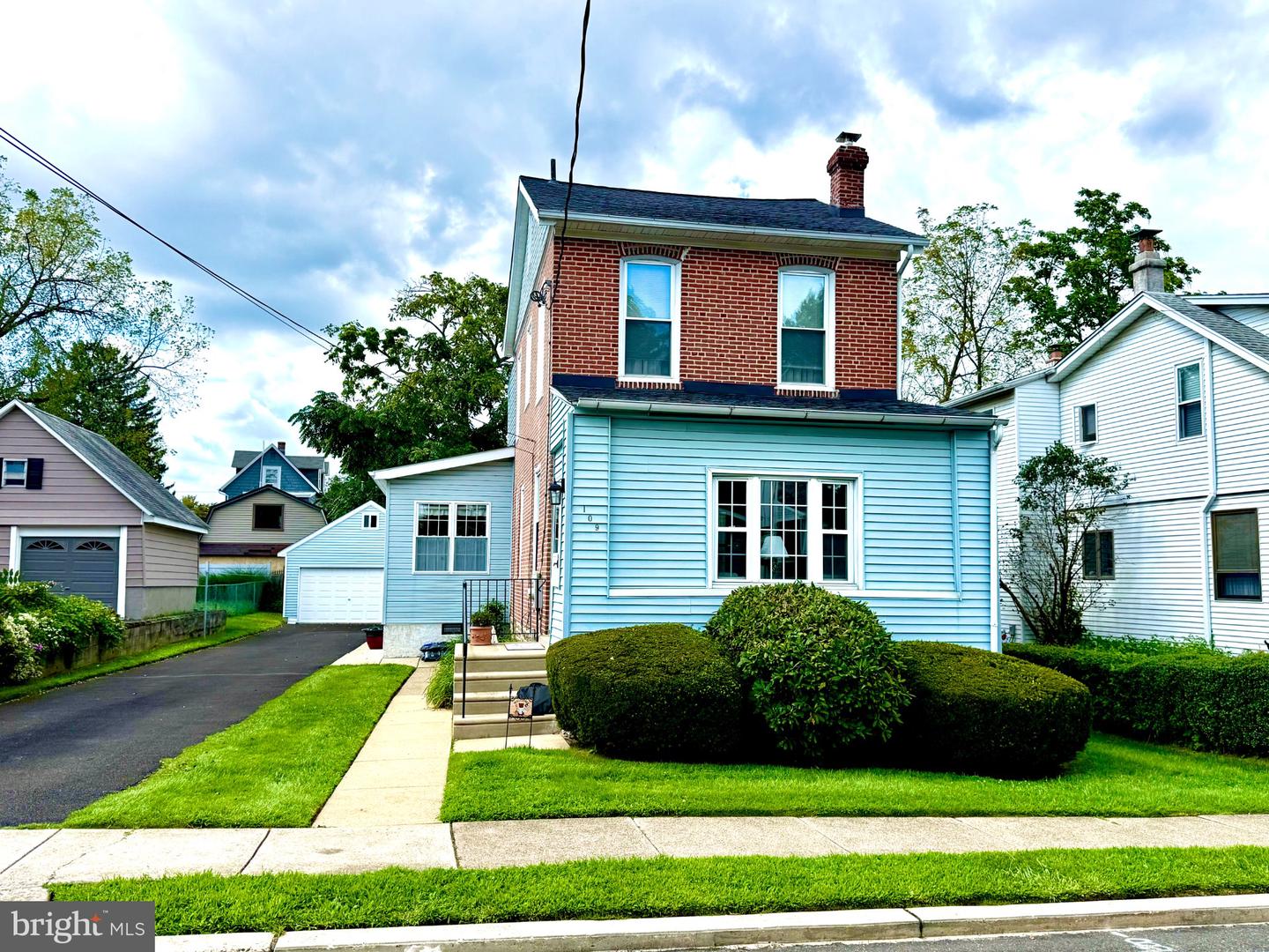 109 N SYLVANIA AVE