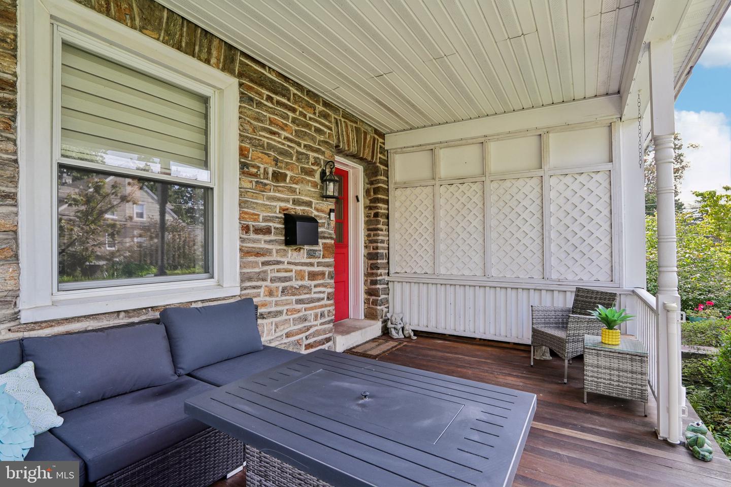304 Hillside Ave Property Photo 3