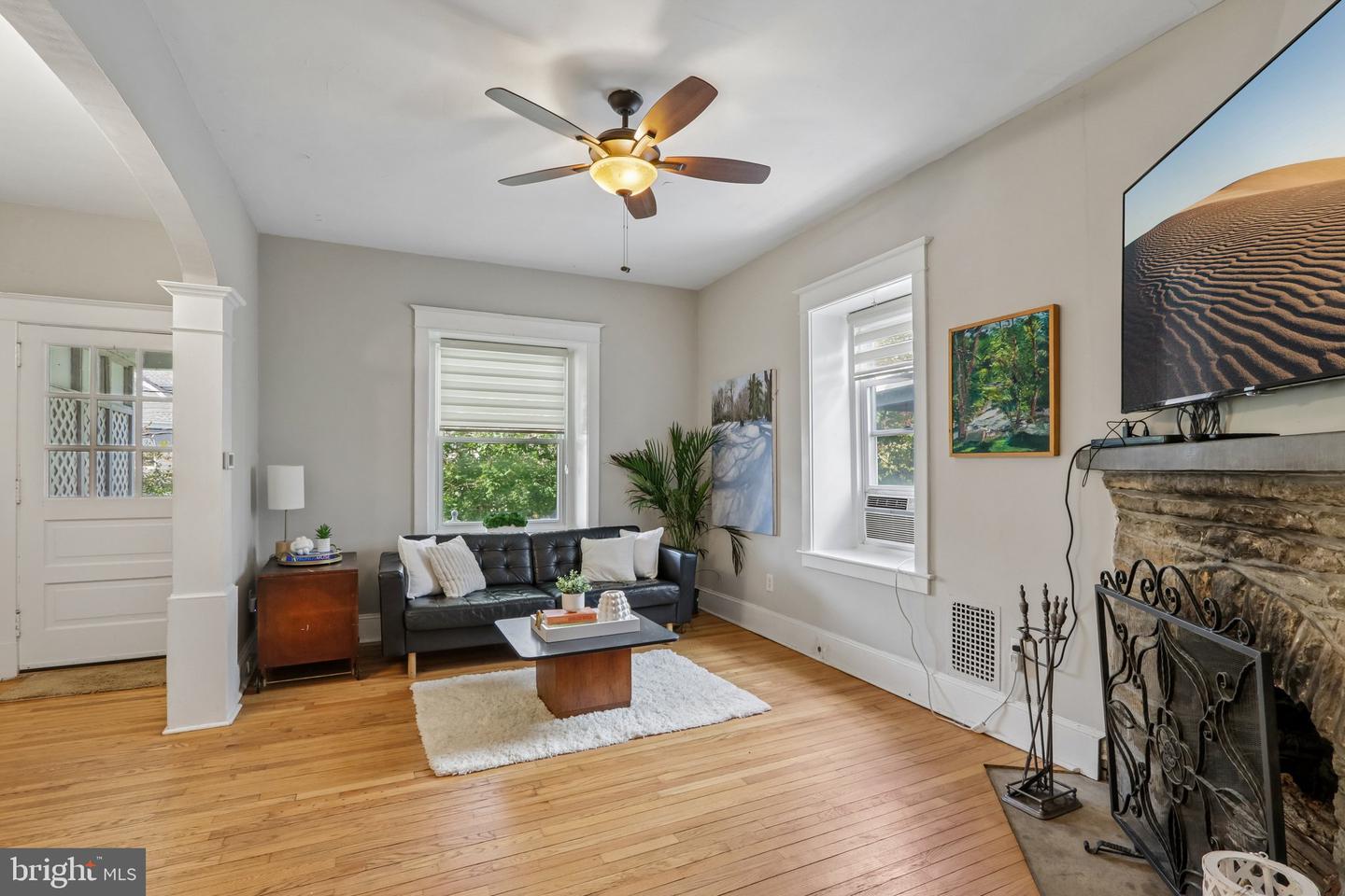 304 Hillside Ave Property Photo 6