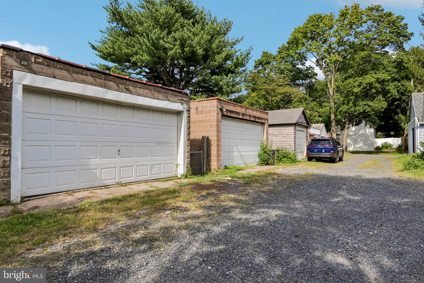 304 Hillside Ave Property Photo 27